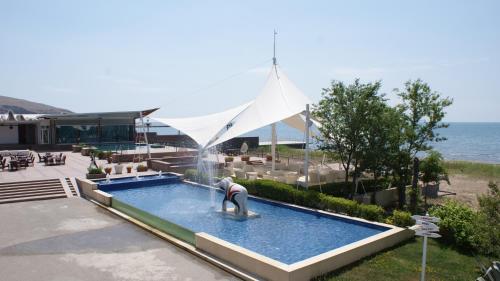 Gallery image of The Crescent Beach Hotel in Baku
