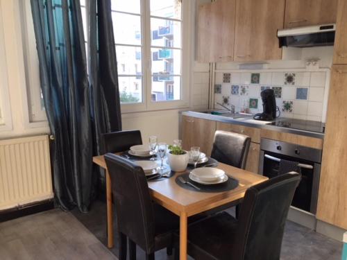 Dapur atau dapur kecil di le petit Paris