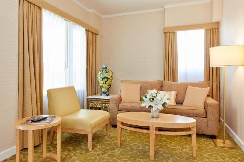 Orchard Garden Hotel Image