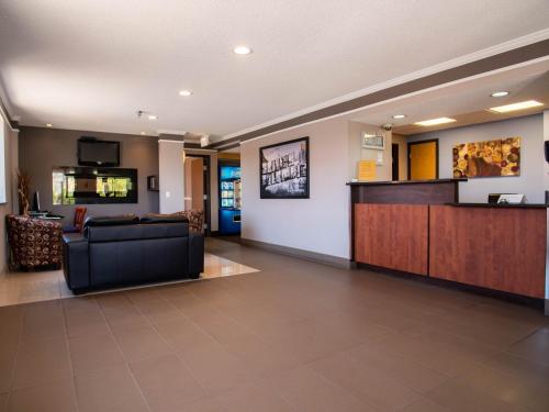 a lobby of a hospital with a waiting room at Super 8 by Wyndham Kamloops On The Hill in Kamloops