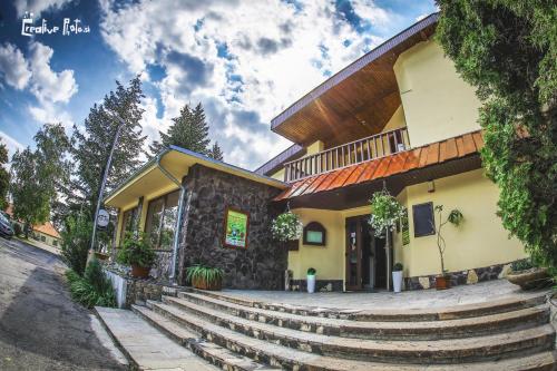 Rakennus, jossa guesthouse sijaitsee