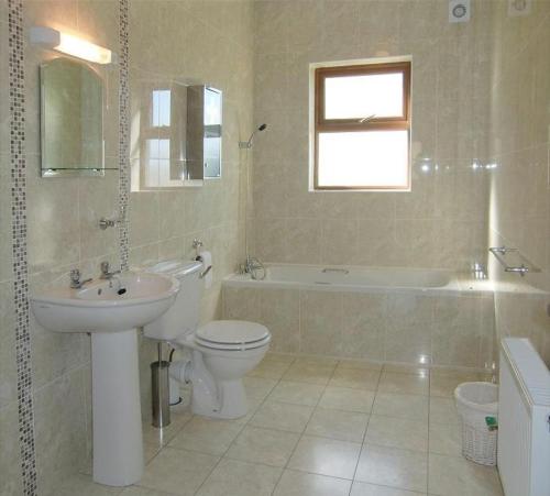 Bathroom sa Caherush Lodge
