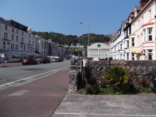 Gallery image of Cedar Lodge in Llandudno