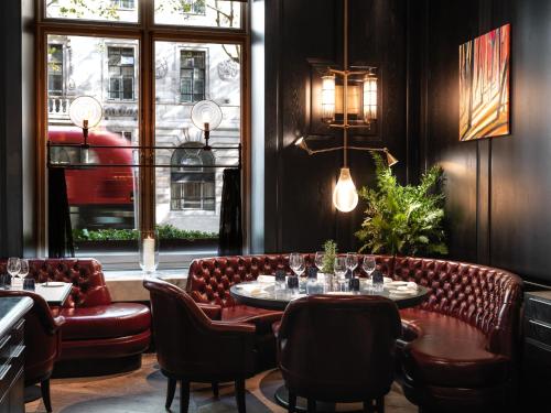 Ruang duduk di Corinthia London