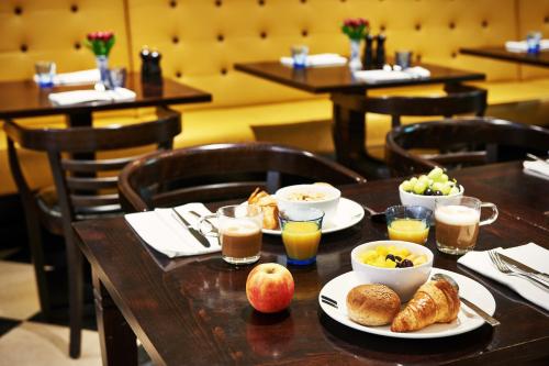 Jídlo v hotelu nebo okolí