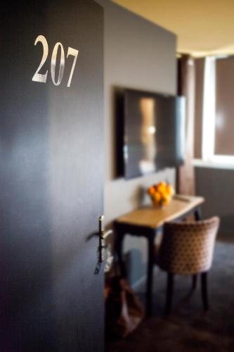Imagen de la galería de Cit'Hotel B Hotel Brasserie, en Béthune
