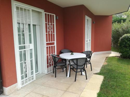 Patio nebo venkovní prostory v ubytování Appartamento Villa Ivan