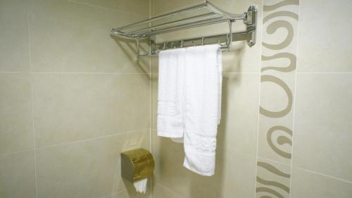 Un baño de B&B Mongkok Hotel
