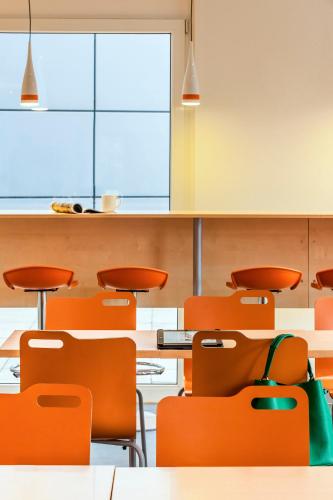 Posezení v ubytování ibis budget Aachen City