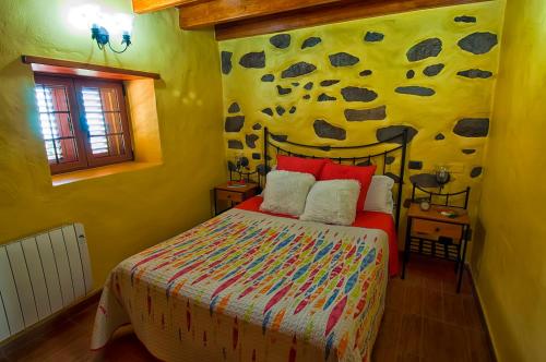 Country house Las Casas de Lola y Rafael, Moya, Spain ...