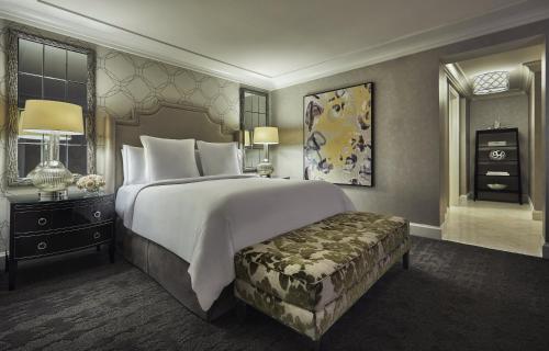 Four Seasons Hotel Las Vegas Image