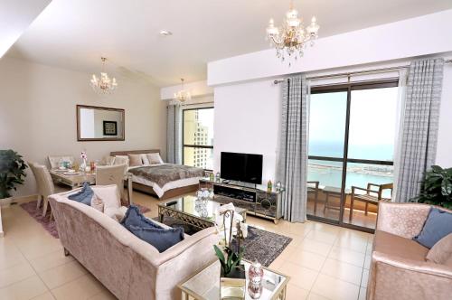 Newsday | Long Island's & NYC's News Source - Newsday - Grand Sea View Apartments In Coastal City