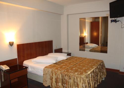 Gallery image of Hostal Bond in Lima