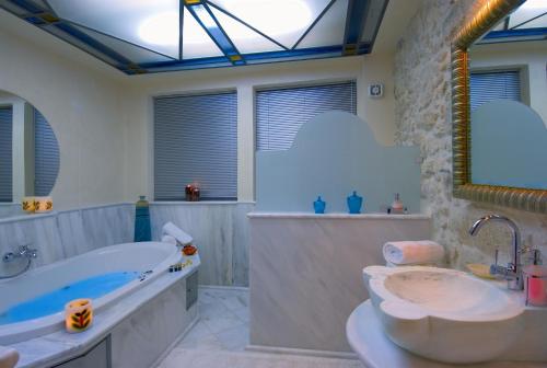 Ванная комната в Avli Lounge Apartments