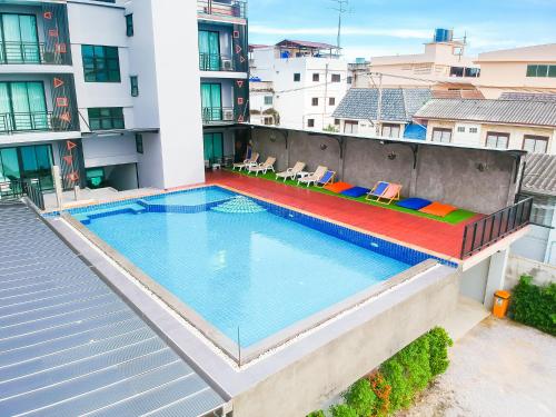 Swimmingpoolen hos eller tæt på Irin Beach Cha-am