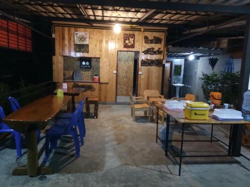 Χώρος καθιστικού στο Ban Suan Sukjai Mae Sariang