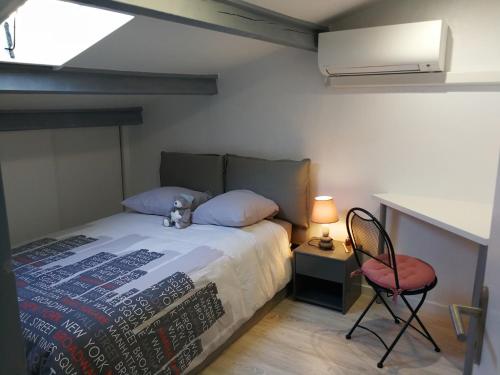 Katil atau katil-katil dalam bilik di petite maison dans le parc national des calanques