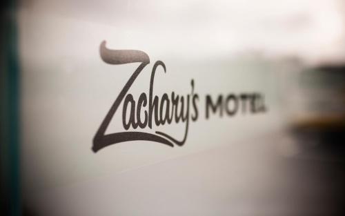 Certifikát, hodnocení, plakát nebo jiný dokument vystavený v ubytování Zachary's Motel