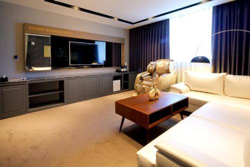 Gallery image of Golden Business Hotel in Jinju