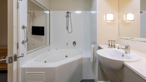 Koupelna v ubytování Oaks Hervey Bay Resort and Spa