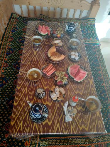 Makanan di atau berdekatan hotel