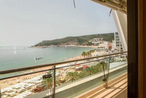Praia da California Apartment