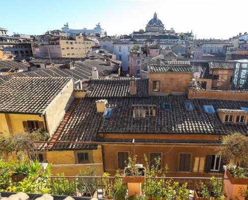 ローマにあるミネルヴァ ルレの街の建物屋根の眺め