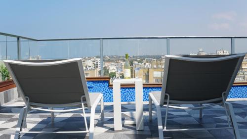 Πισίνα στο ή κοντά στο Luxury Rooftop Apartment in Netanya