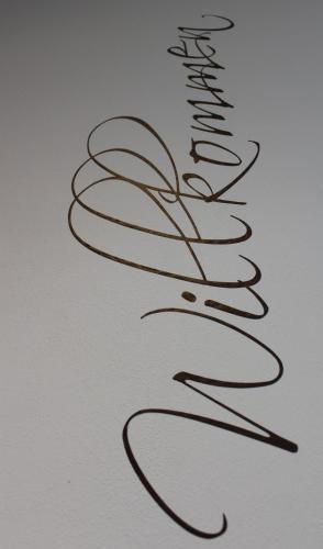 a drawing of a christmas tree on a wall at Ferienwohnung & Gästezimmer Schrichten in Schmallenberg