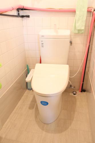 Ένα μπάνιο στο 2 floors japanese style, direct to KIX, 10mins train to Namba, 5mins walk to stn , 2-6ppl