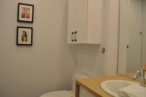 Le Studio Picasso "parking inclus" tesisinde bir banyo