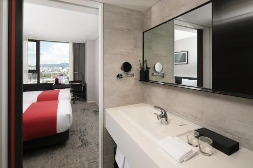 Kylpyhuone majoituspaikassa Aiden by Best Western Cheongdam