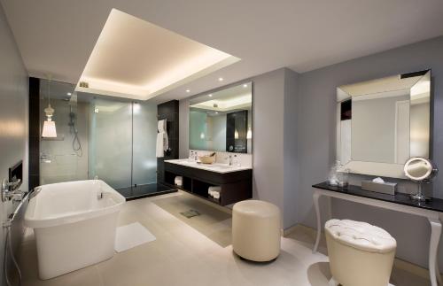 A bathroom at The Manor House at Fancourt