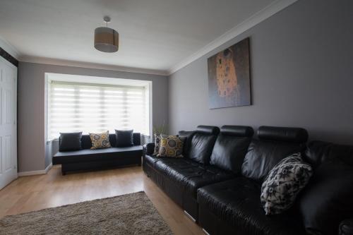 Gallery image of Lomond Serviced Apartments- Muir House in Motherwell