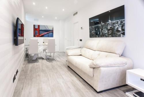 Goles Deluxe Suite by Valcambre