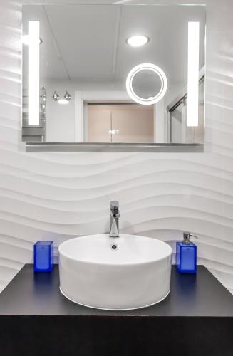 Goles Deluxe Suite by Valcambre