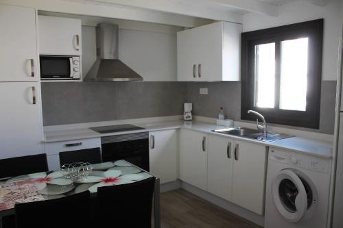 Dapur atau dapur kecil di Bungalow La Marisma Puerto Del Carmen