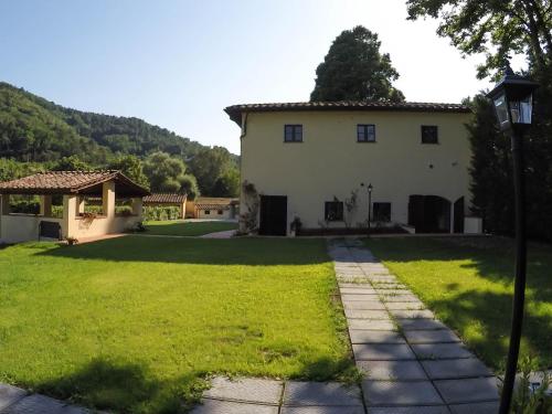 Imagen de la galería de CASALE LA FATA -tipico toscano immerso nelle colline tra Lucca e Versilia, 6 appartamenti indipendenti, en Camaiore