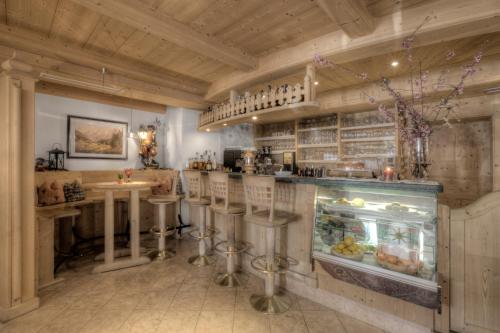 Gallery image of Hotel Ciasa Ai Pini in San Cassiano