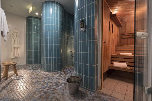 A bathroom at Maritim proArte Hotel Berlin