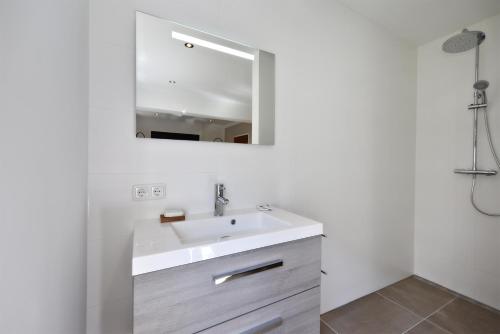 Ένα μπάνιο στο Villa Astrantia