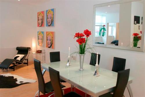 Khu vực ghế ngồi tại River Clyde West End Apartment - 2 Bedrooms