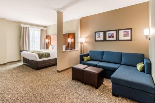 O zonă de relaxare la Comfort Suites Denver near Anschutz Medical Campus