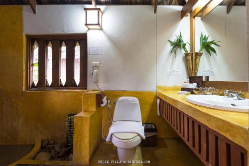 Vonios kambarys apgyvendinimo įstaigoje Belle Villa Resort, Pai