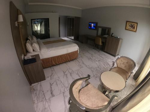 Maxbe Continental Hotel – Photos 4