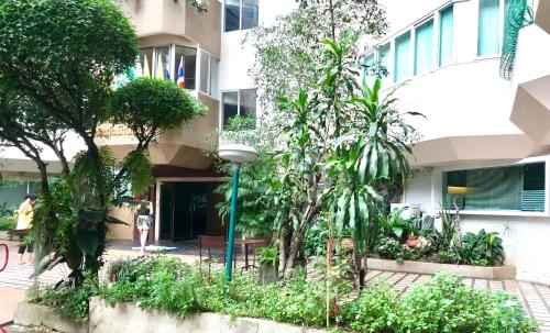Κήπος έξω από το Cozy B at Nimman Studio Room in Condominium