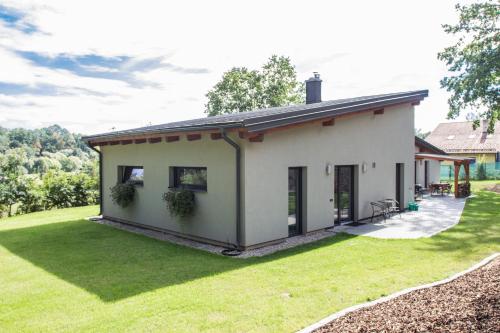 Un jardín fuera de Apartmány Pod Lesem II