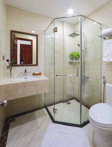 Ένα μπάνιο στο Golda Hotel