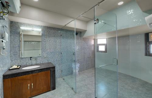 Gallery image of Hotel The Twin Towers in Shimla