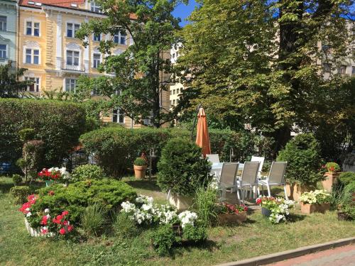 Pension Jana - Domov Mládežeにある庭